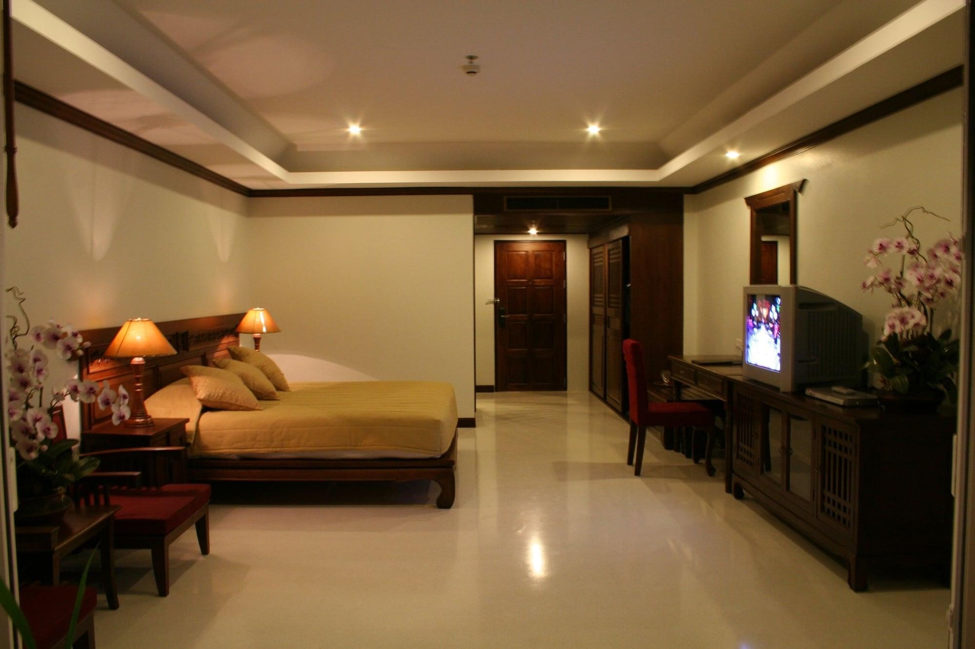 Avalon Beach Resort Pattaya Esterno foto