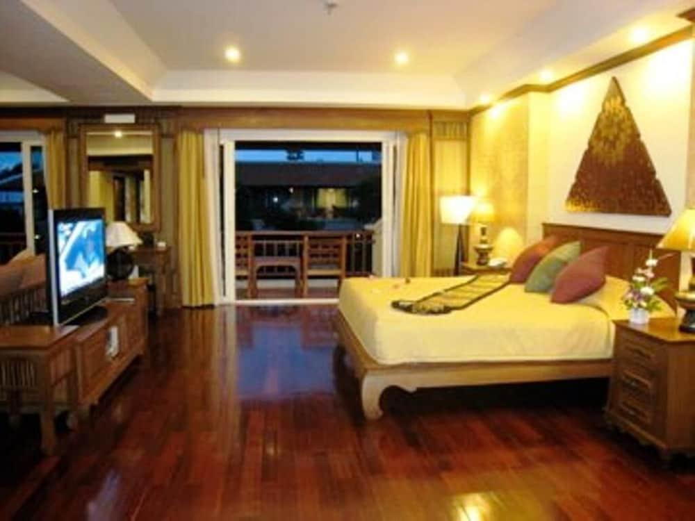 Avalon Beach Resort Pattaya Esterno foto