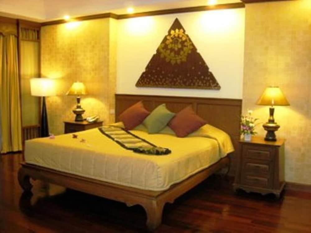 Avalon Beach Resort Pattaya Esterno foto