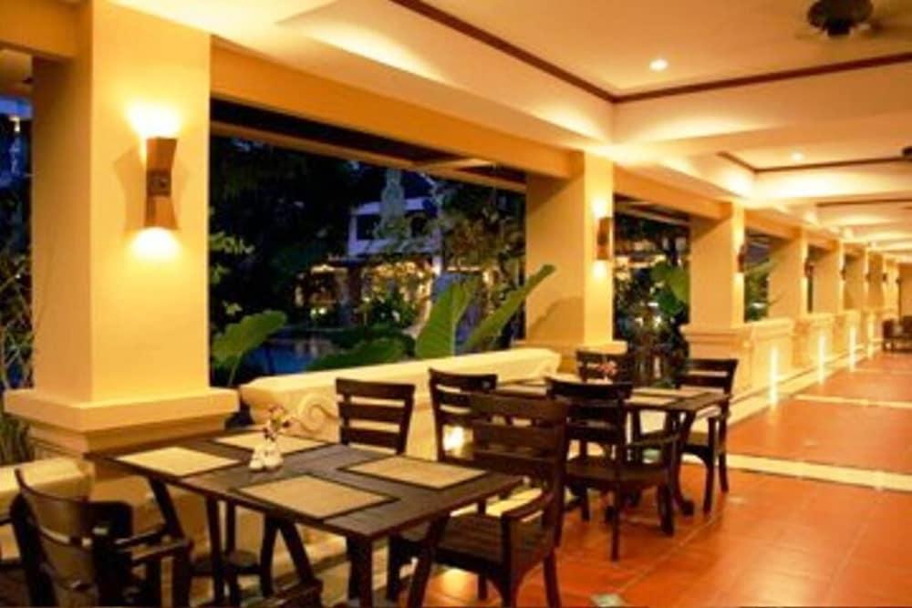 Avalon Beach Resort Pattaya Esterno foto