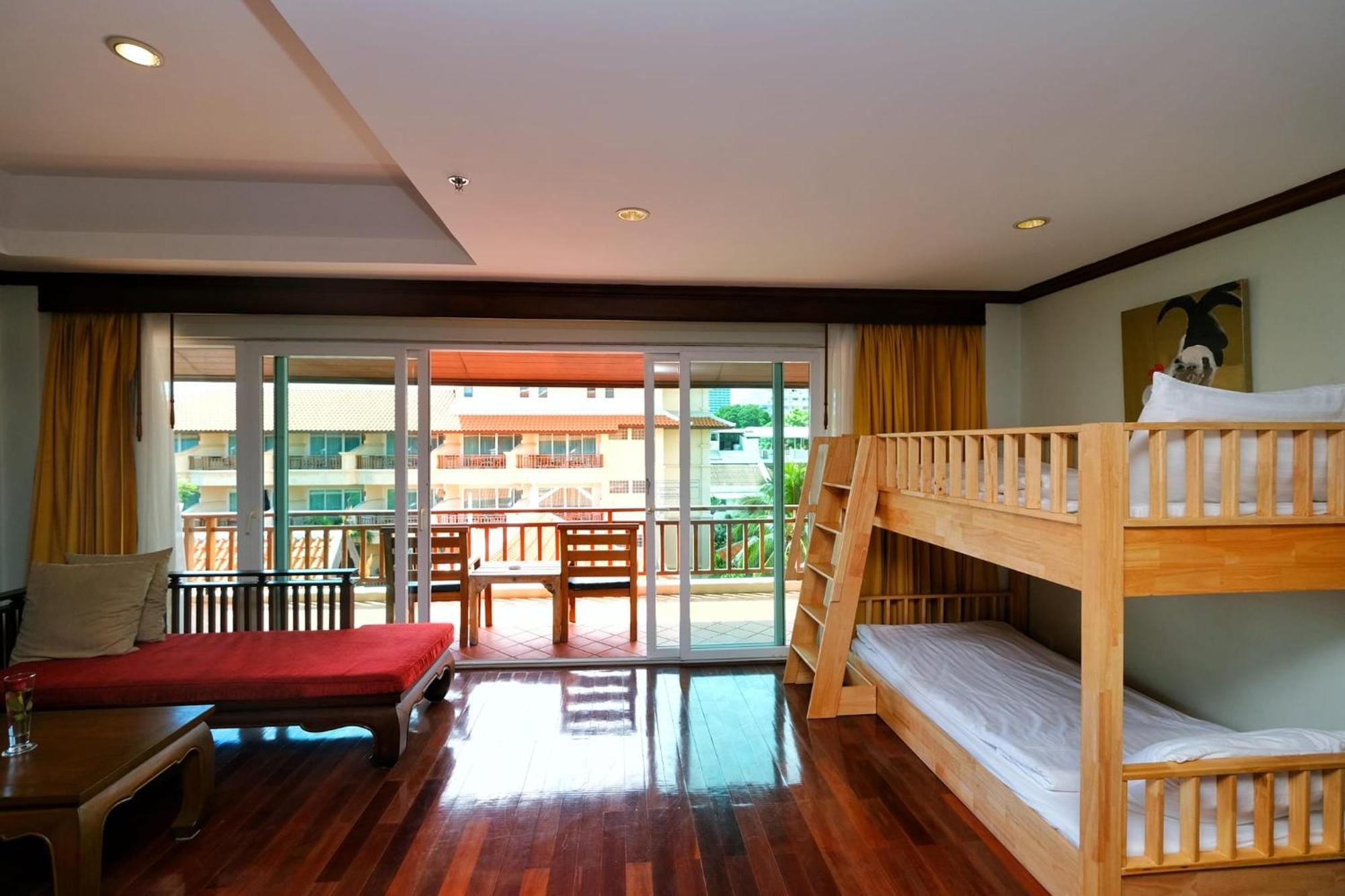 Avalon Beach Resort Pattaya Esterno foto