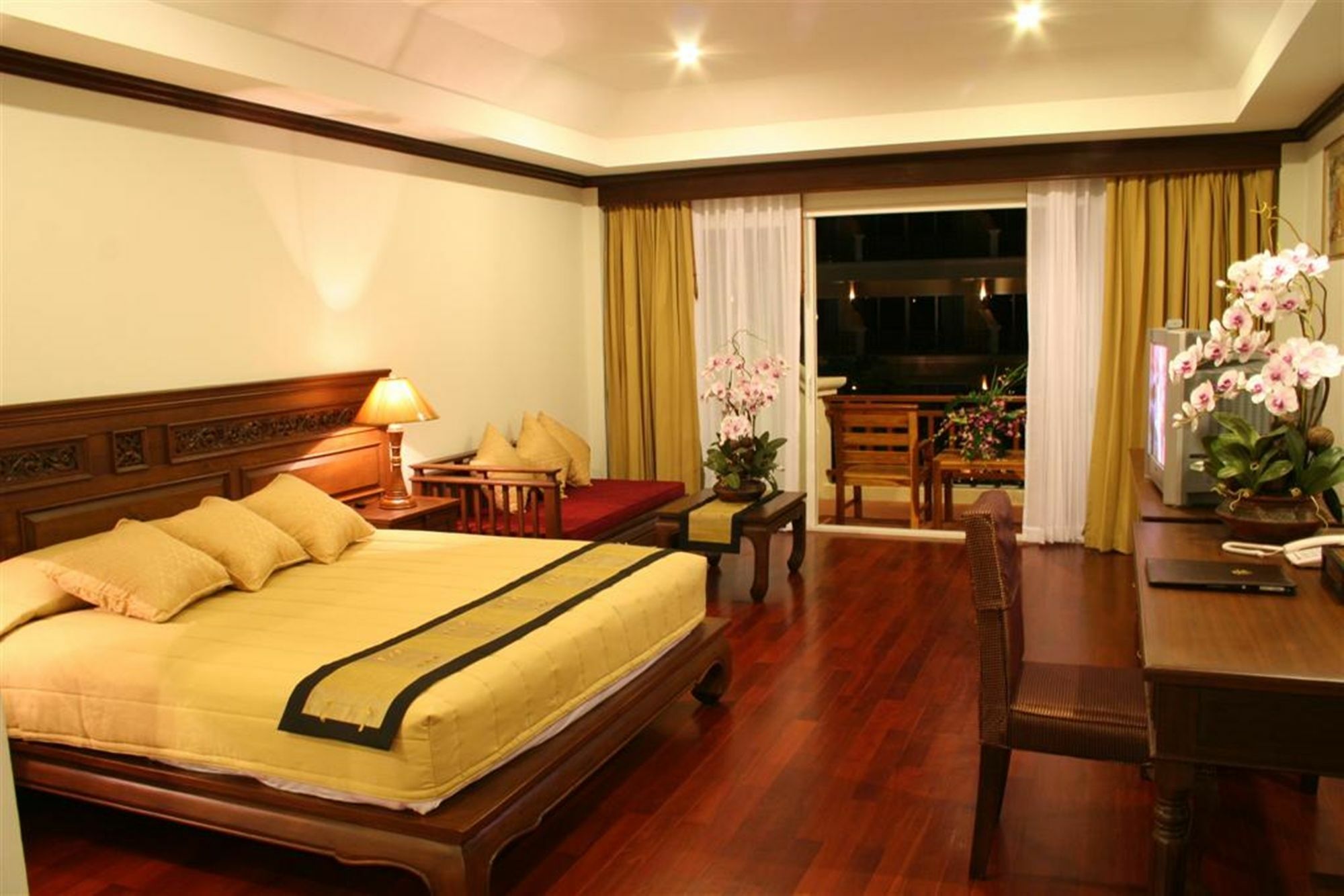 Avalon Beach Resort Pattaya Esterno foto