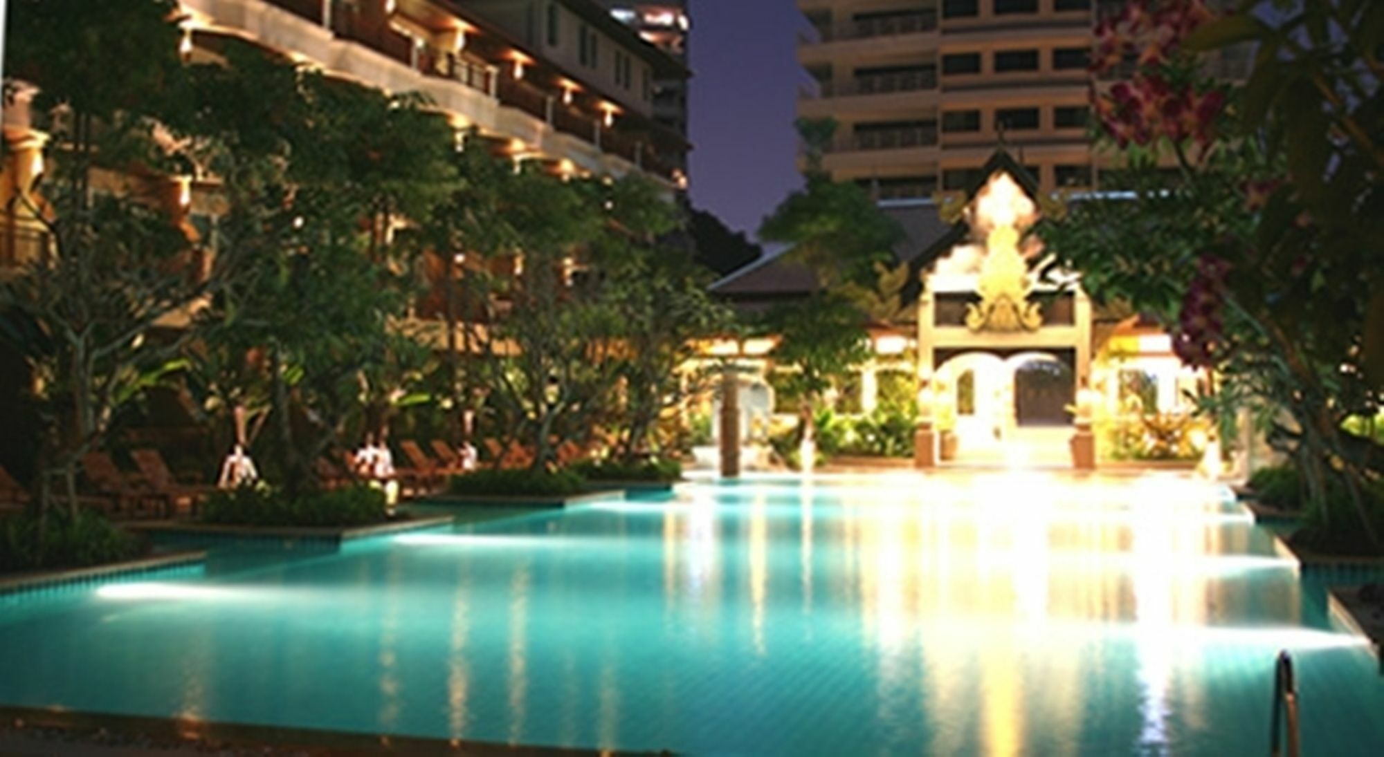 Avalon Beach Resort Pattaya Esterno foto