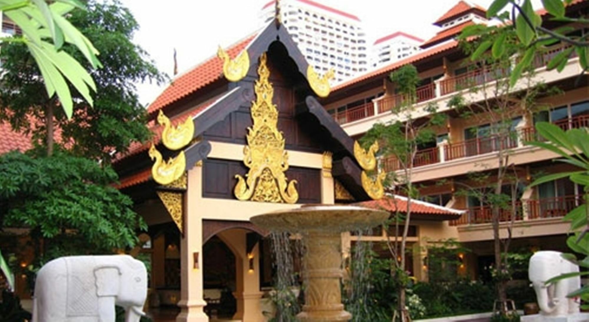 Avalon Beach Resort Pattaya Esterno foto