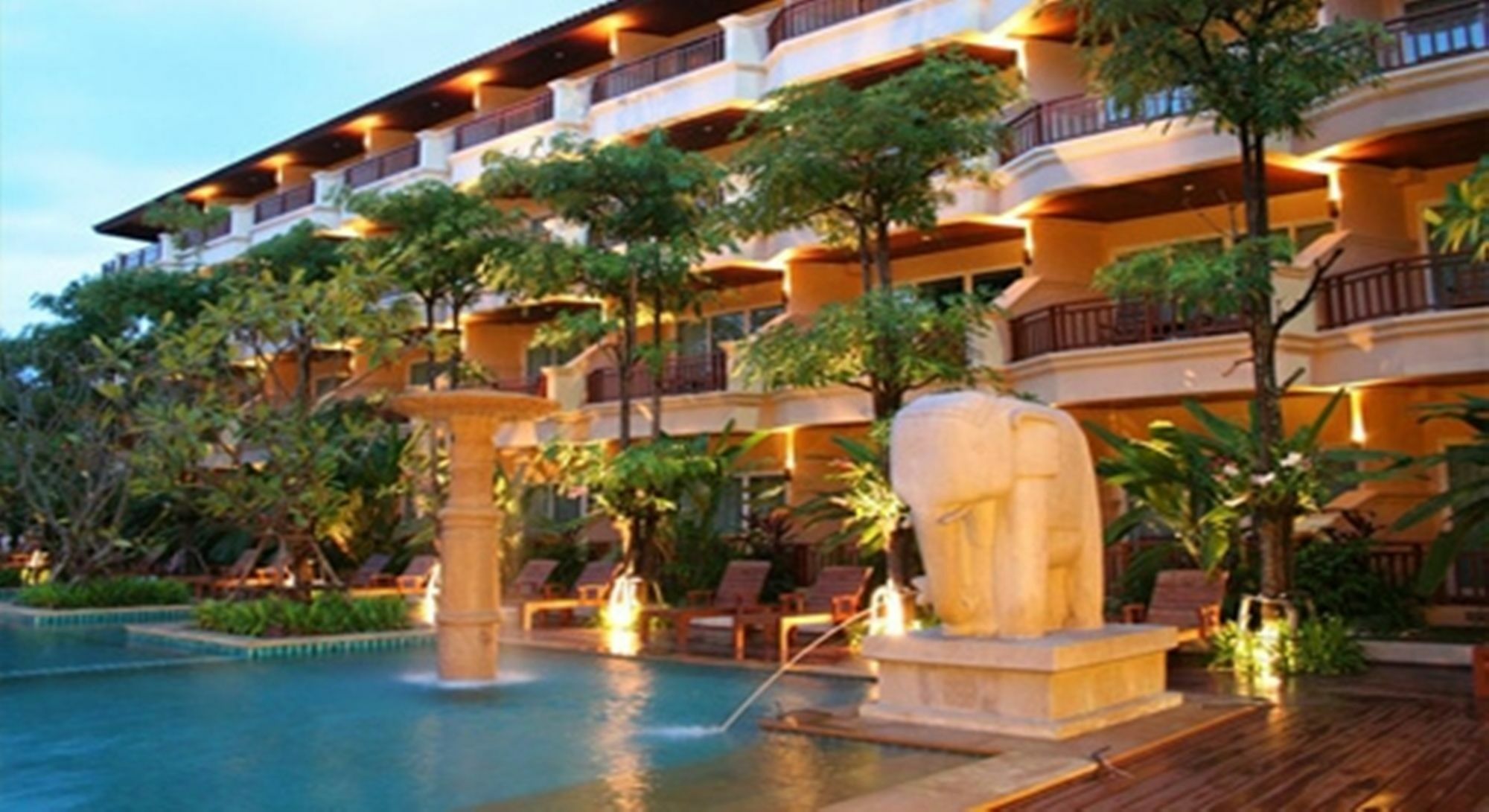 Avalon Beach Resort Pattaya Esterno foto