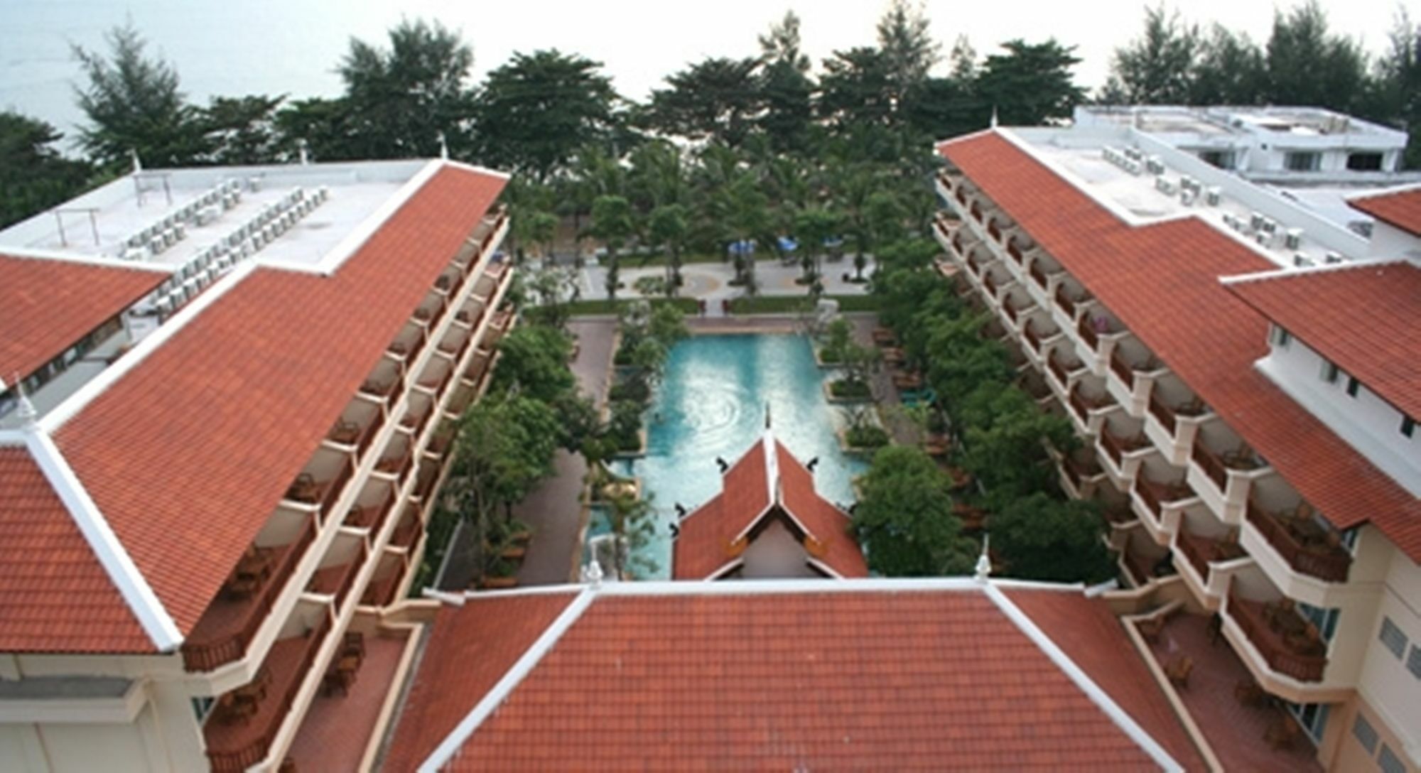 Avalon Beach Resort Pattaya Esterno foto